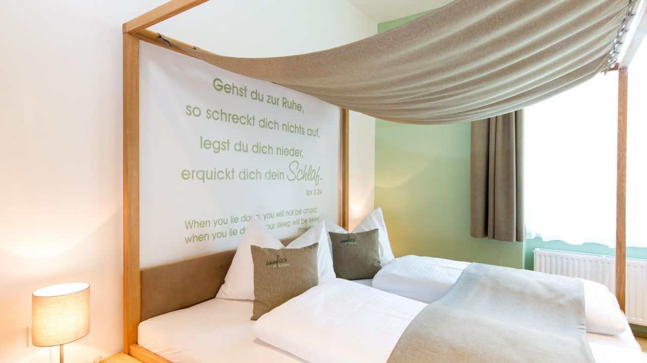 Schlafzimmer mit Himmelbett Schlafzimmer mit Himmelbett